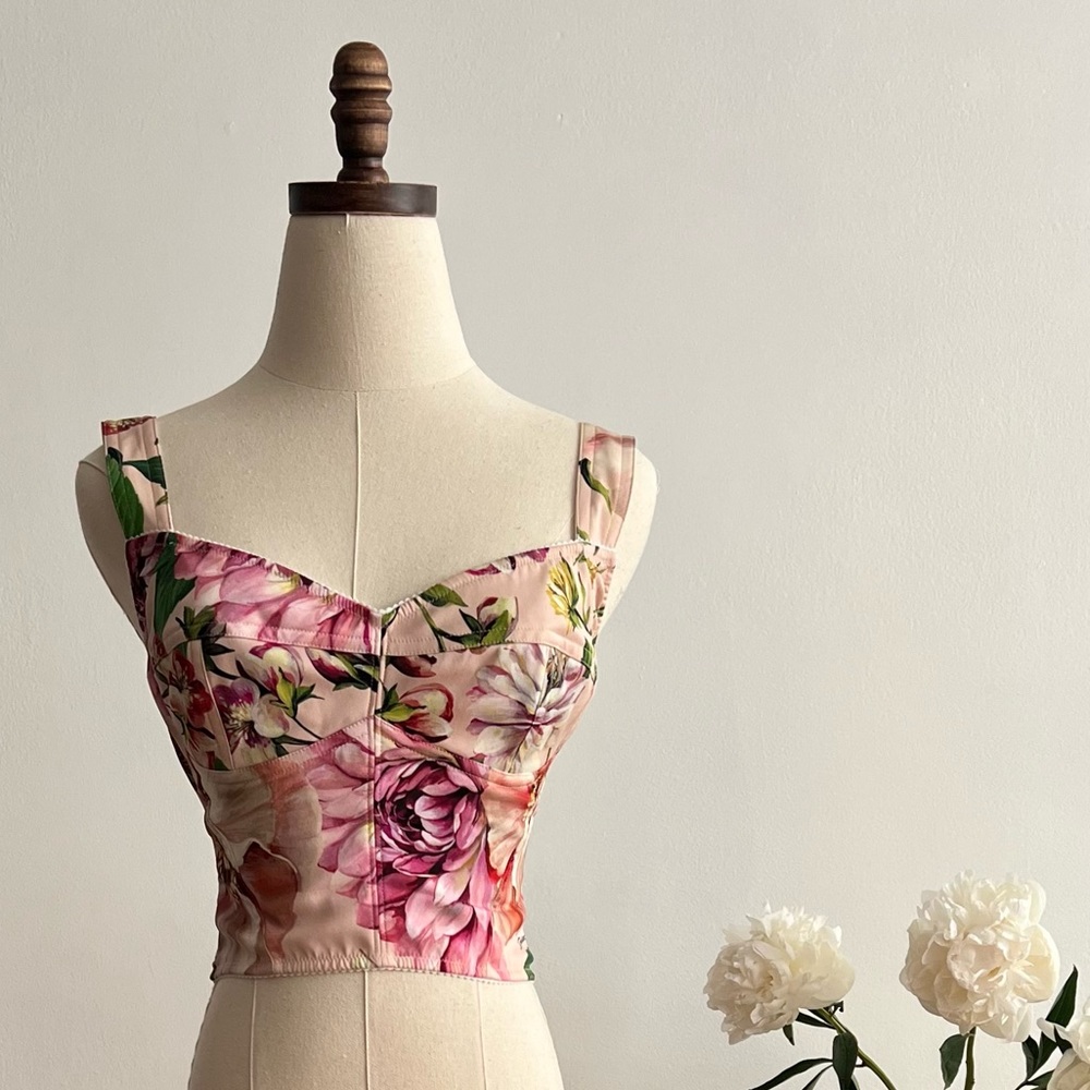 Dolce Gabbana
Floral Bustier top
Size Italy 42/USA 6
